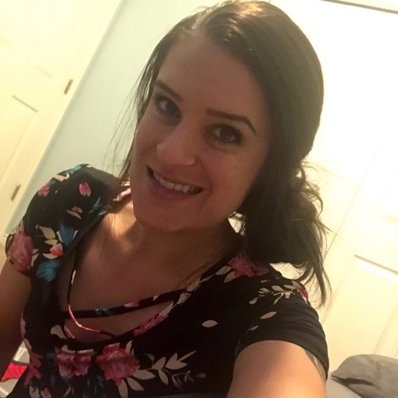 Meet your Posher, Ashlea - Picture 2 of 2